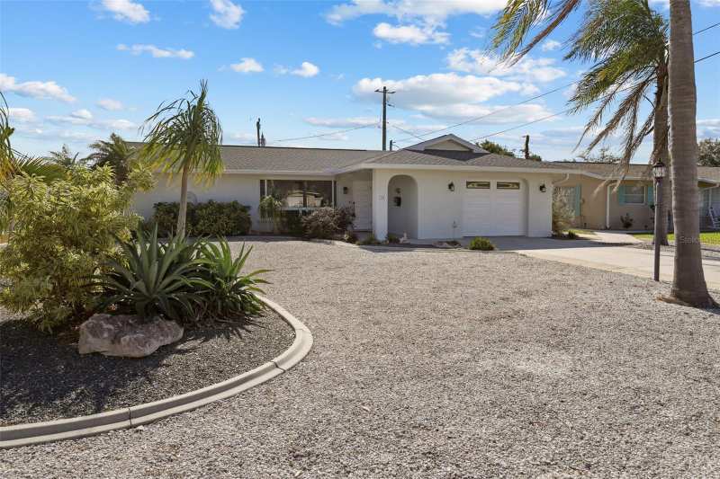 3 bedroom Single Family Residence at 325 Fiesole Street, South Venezia Park, Venice — photo 1