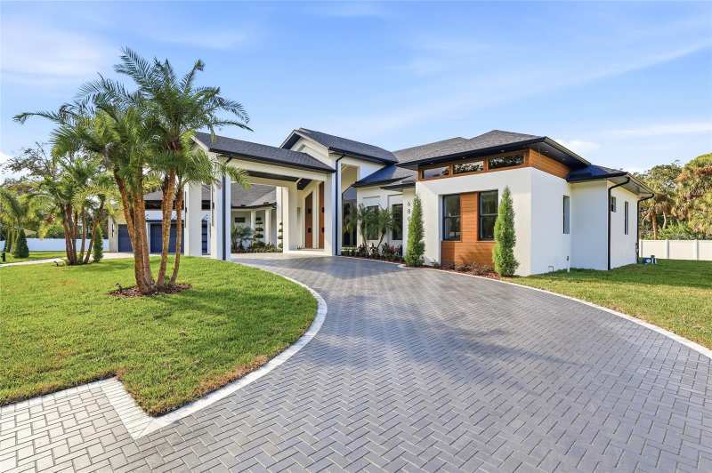4 bedroom Single Family Residence at 6802 E Creek Drive, Byars Heights Resub Of Blk 5, Tampa — photo 1
