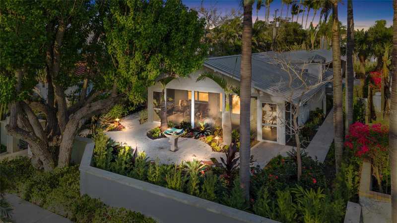 3 bedroom Single Family Residence at 350 Gilchrist Avenue, Boca Grande, Boca Grande — photo 1