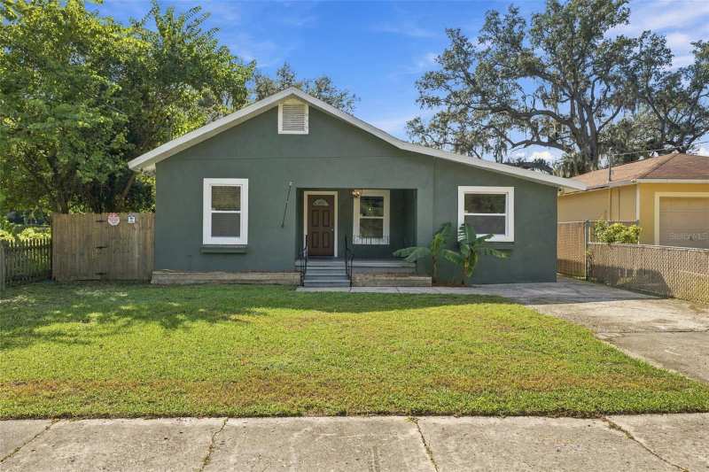 5 bedroom Single Family Residence at 2005 E North Bay Street, Strathmore, Tampa — photo 1