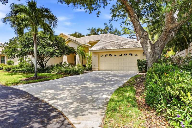 3 bedroom Single Family Residence at 216 Carriage House Lane #216, Inlets Sec 09, Nokomis — photo 1