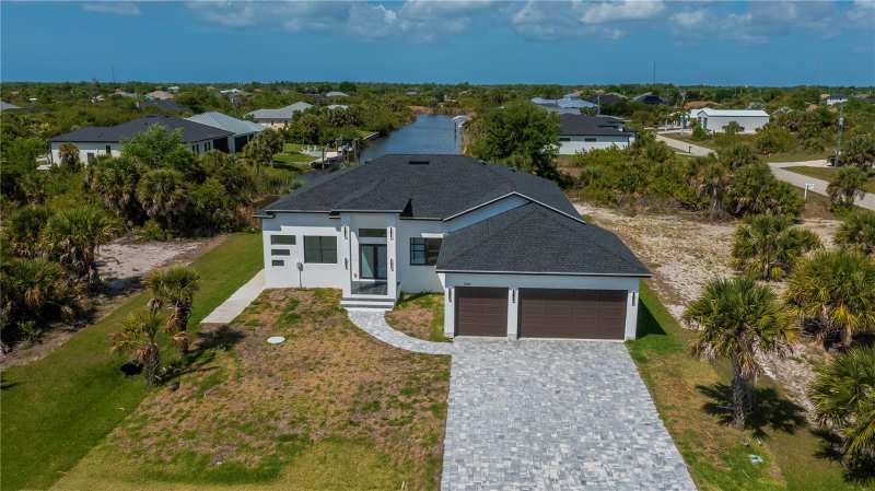 3 bedroom Single Family Residence at 10165 & 10157 Kingsville Drive, Port Charlotte Sec 87, Port Charlotte — photo 1