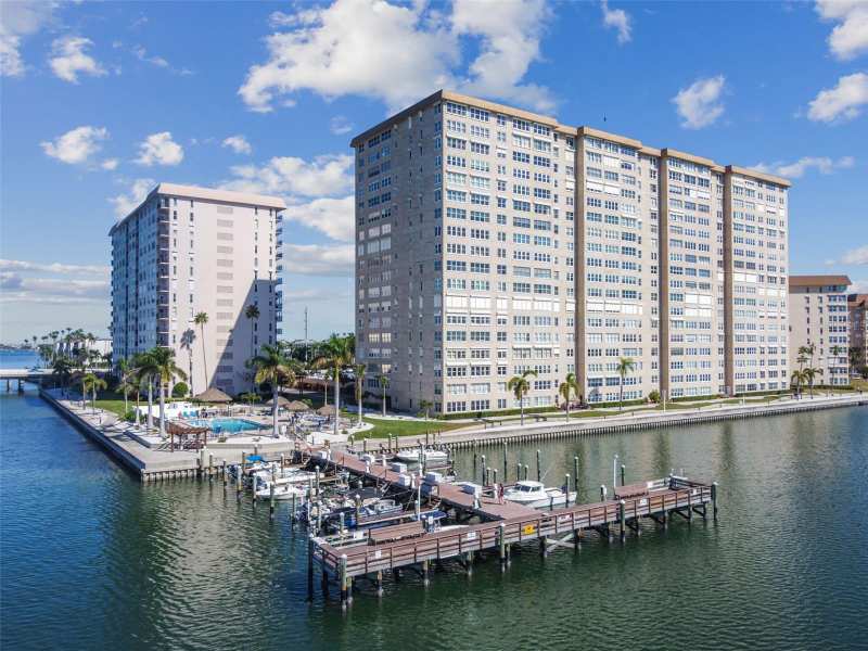1 bedroom Condominium at 5200 Brittany Drive #206, Bayway Isles Point Brittany Four, St Petersburg — photo 1