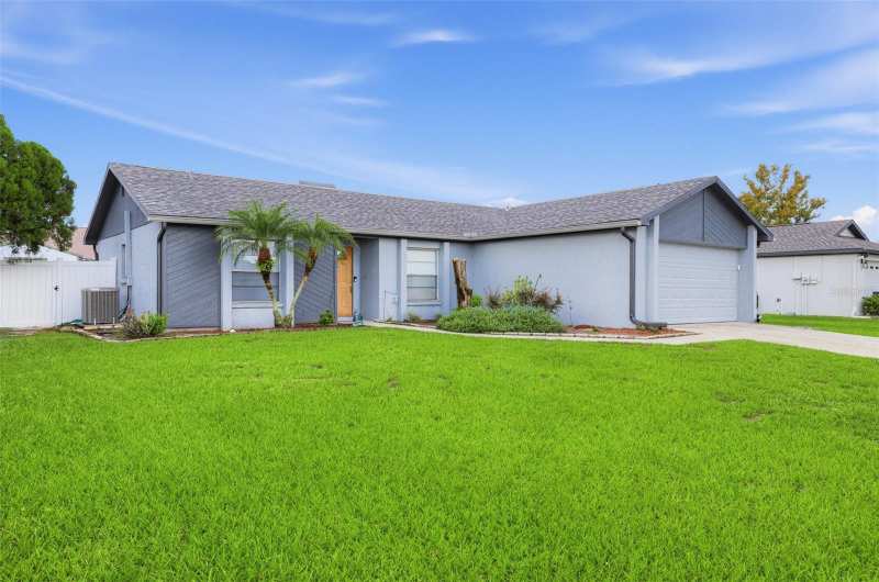 3 bedroom Single Family Residence at 1805 Lakewind Drive, Lakeview Village Sec A Uni, Brandon — photo 1