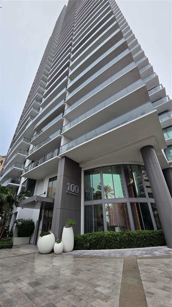 2 bedroom Condominium at 100 1st Avenue #2406, One St Petersburg Condo, St Petersburg — photo 1