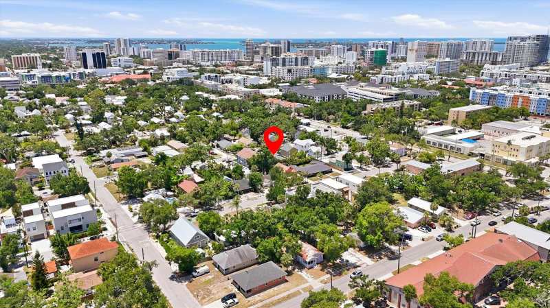 4 bedroom Single Family Residence at 1649 8th Street, Petroutsa Brothers Sub, Sarasota — photo 1