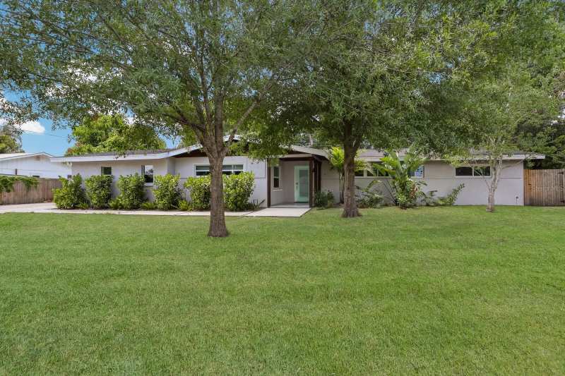 4 bedroom Single Family Residence at 5720 Isanda Place, Phillippi Gardens 03, Sarasota — photo 1
