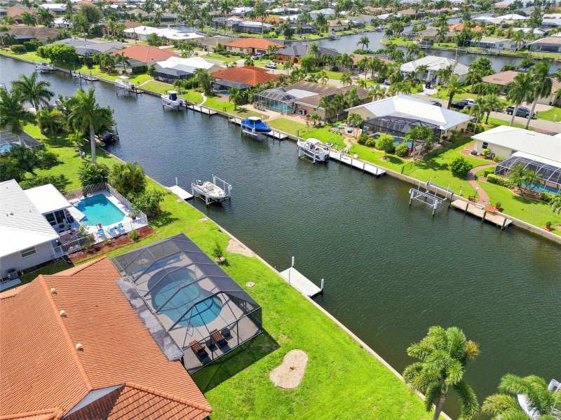2 bedroom Single Family Residence at 425 Belvedere Court, Punta Gorda Isles Sec 05, Punta Gorda — photo 1