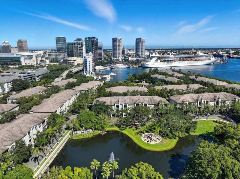 1 bedroom Condominium at 716 Promenade Place, Island Place A Condo, Tampa — photo 1