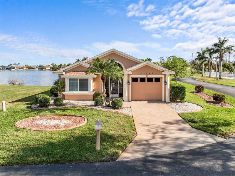 3 bedroom Single Family Residence at 12962 SW Doug Drive, Lake Suzy Villas, Lake Suzy — photo 1