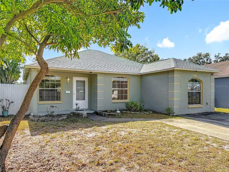 4 bedroom Single Family Residence at 1926 29th Avenue, Pine City Sub Rep, St Petersburg — photo 1