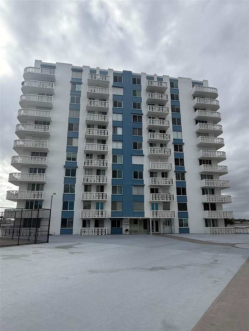 2 bedroom Condominium at 925 N Halifax Avenue #102, Bayshore Bath & Tennis Club Condo, Daytona Beach — photo 1