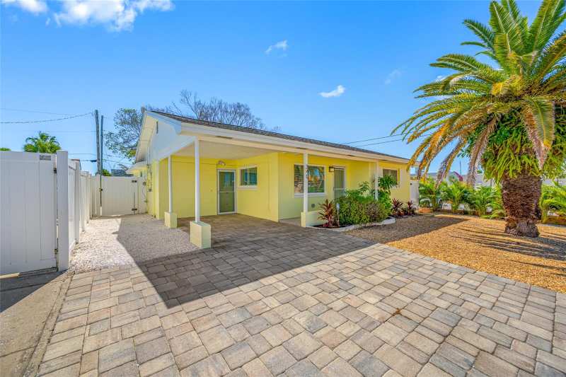 2 bedroom Single Family Residence at 340 79th Avenue, St Petersburg Beach Rep, St Pete Beach — photo 1
