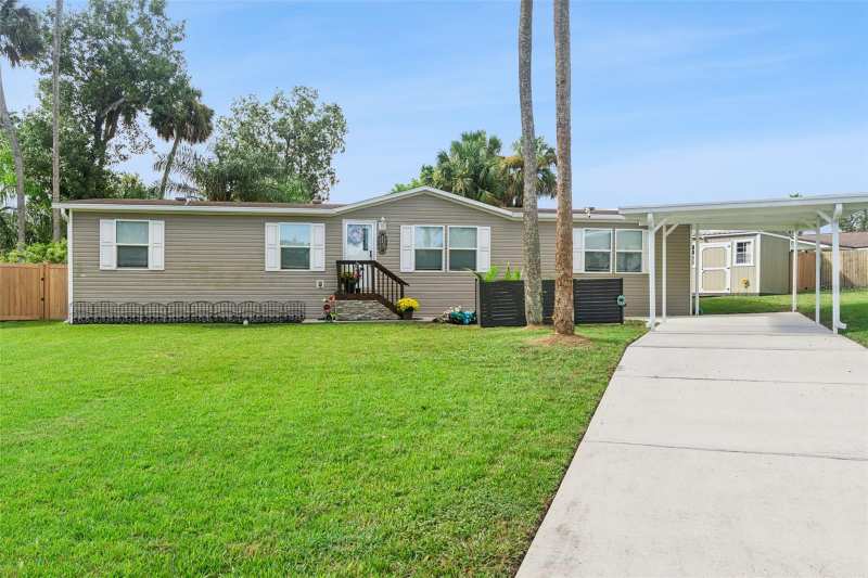 3 bedroom Manufactured Home at 1137 Yaupon Street, Oak Bluff, Daytona Beach — photo 1