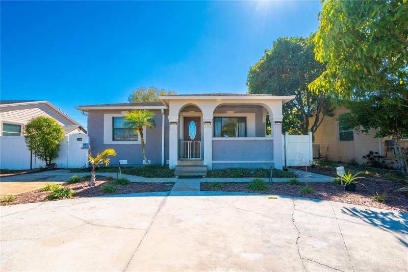 3 bedroom Single Family Residence at 2300 37th Avenue, Coolidge Park, St Petersburg — photo 1
