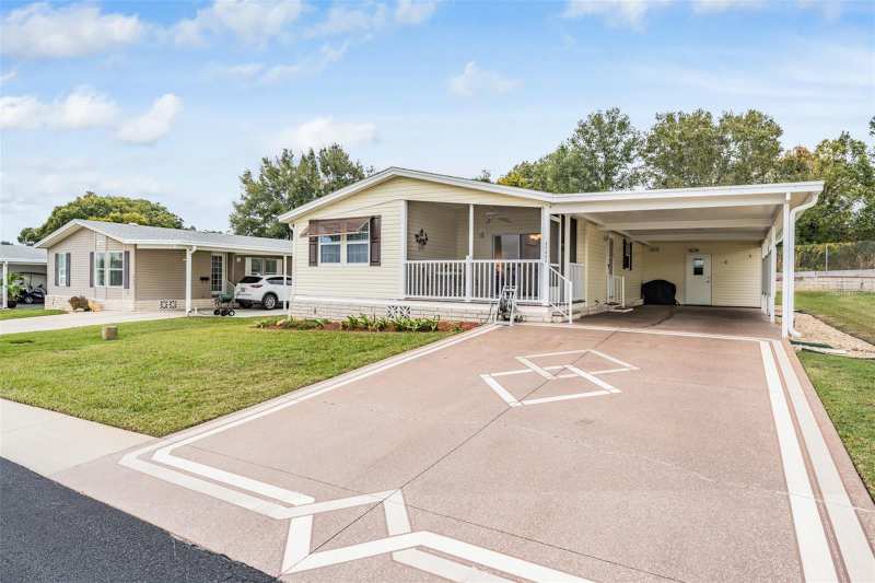 2 bedroom Manufactured Home at 37443 Gill Avenue, Grand Horizons, Zephyrhills — photo 1