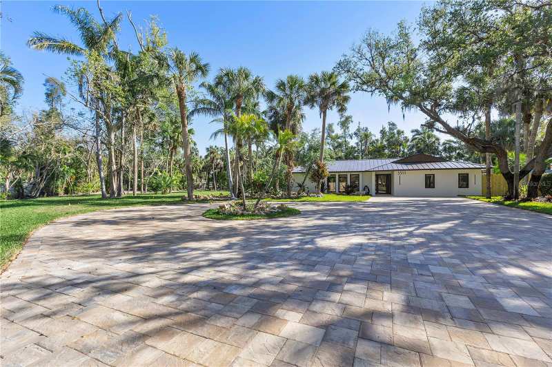 4 bedroom Single Family Residence at 3511 Heritage Lane, Heritage Farms, Fort Myers — photo 1
