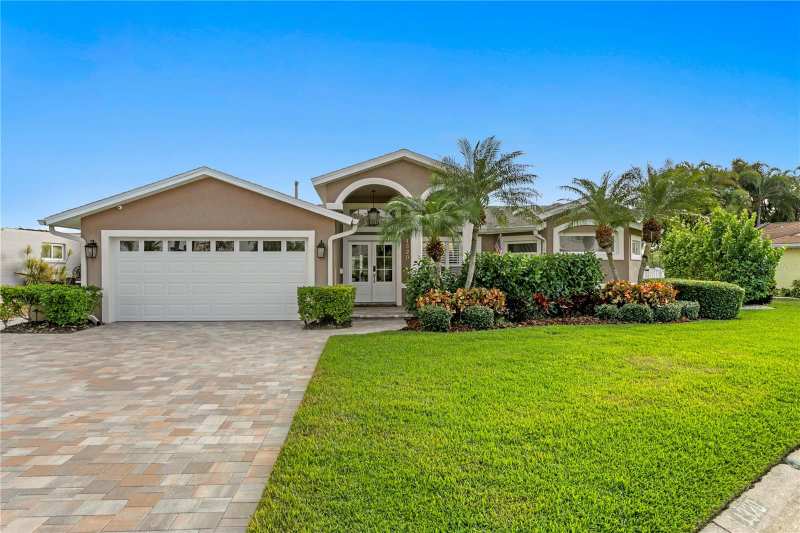4 bedroom Single Family Residence at 1320 52nd Avenue, Ponderosa Of Shore Acres, St Petersburg — photo 1
