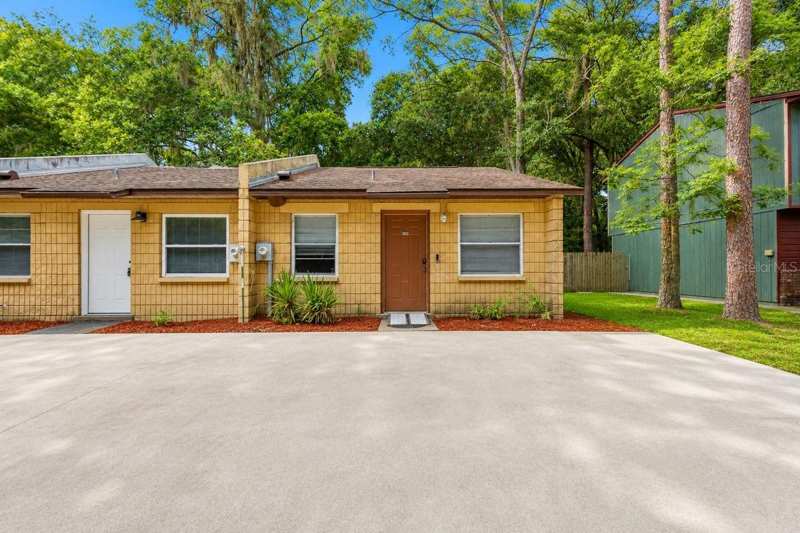 2 bedroom Single Family Residence at 1812 SW 70th Terrace, Tower Oaks, Gainesville — photo 1