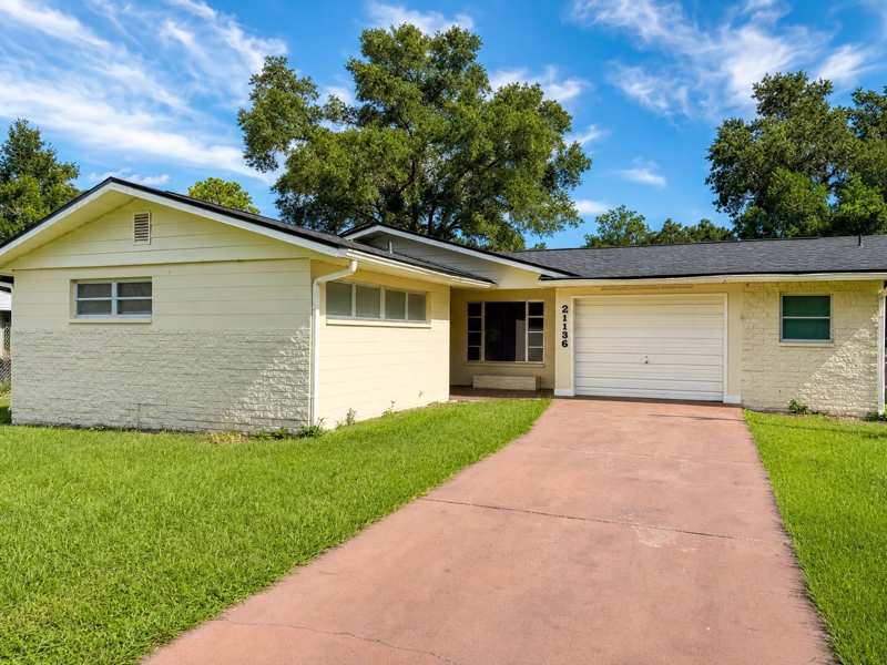 2 bedroom Single Family Residence at 21136 SW Honeysuckle Street, Rainbow Lakes Estate, Dunnellon — photo 1