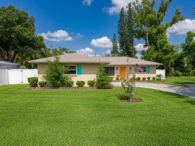 2 bedroom Single Family Residence at 5864 Marigold Road, South Venice, Venice — photo 1