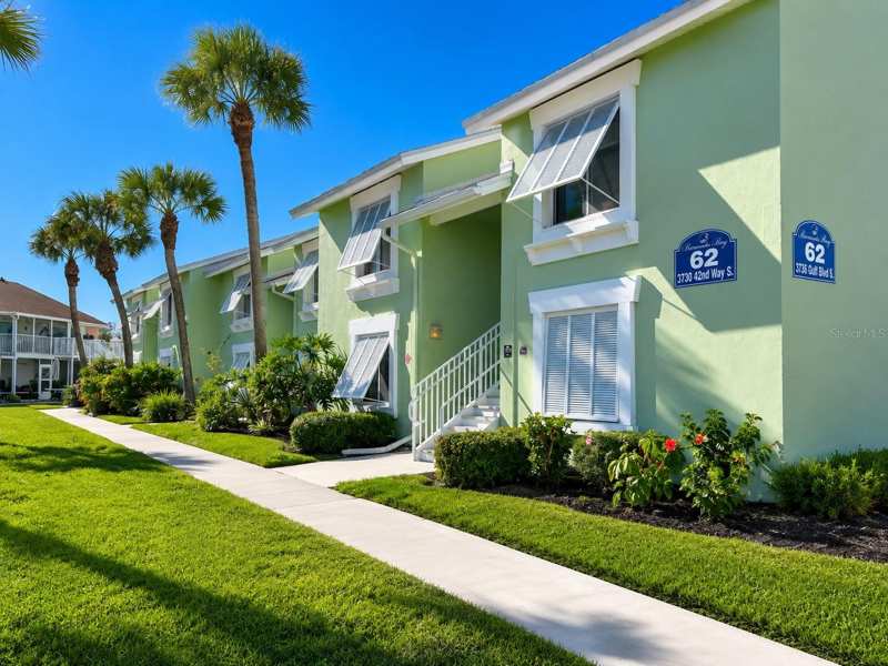 1 bedroom Condominium at 3735 42nd Way #E, Bermuda Bay Beach Condo, St Petersburg — photo 1