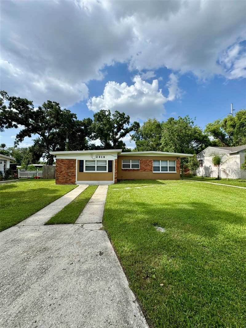 4 bedroom Single Family Residence at 2016 E Crenshaw Street, Seminole Crest Add, Tampa — photo 1