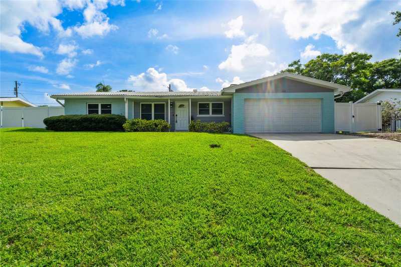 4 bedroom Single Family Residence at 1316 Highfield Drive, Douglas Manor Park, Clearwater — photo 1