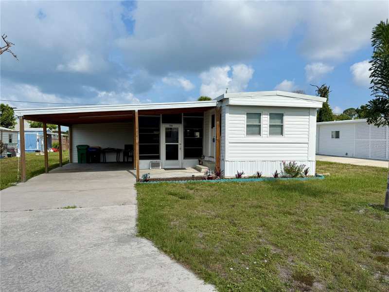 2 bedroom Mobile Home at 1360 Ibis Drive, Hol Mob Estates 1st Add, Englewood — photo 1