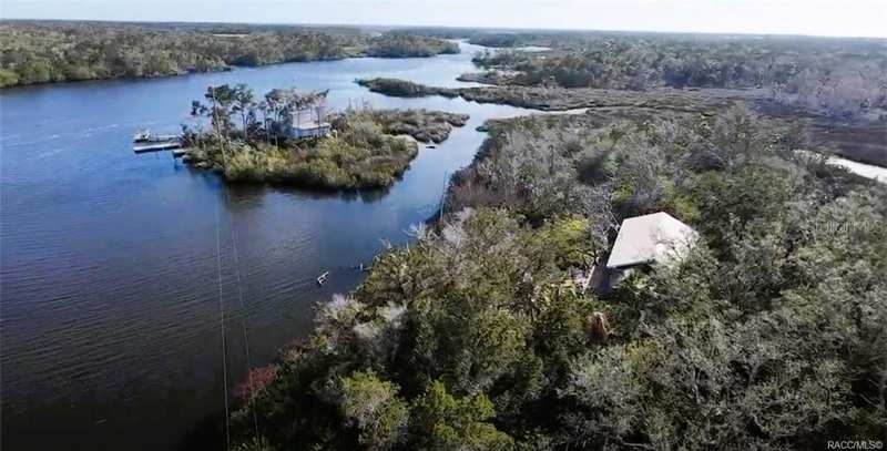 2 bedroom Single Family Residence at 5340 Blount Island, Homosassa River Islands Unrec Sub, Homosassa — photo 1