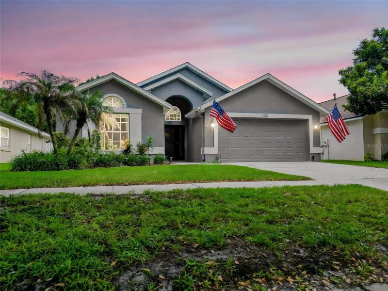 3 bedroom Single Family Residence at 5720 Hawklake Rd, Fishhawk Ranch Ph 1 Unit 1B1, Lithia — photo 1