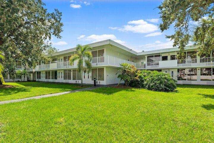 1 bedroom Condo - Hotel at 2930 Polynesian Isle Boulevard #245, Maingate Hotel Condo, Kissimmee — photo 1
