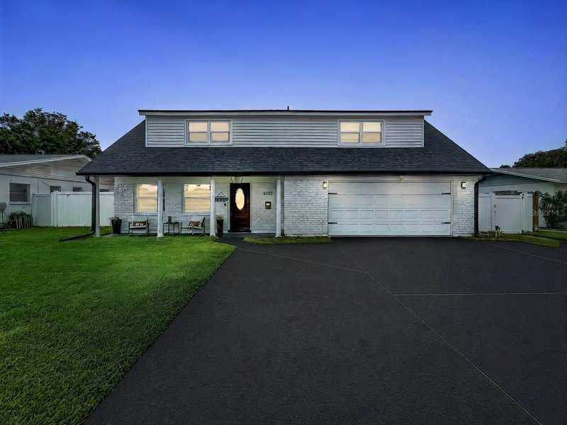 5 bedroom Single Family Residence at 8407 Quartz Place, Bay Crest Park Unit 17, Tampa — photo 1