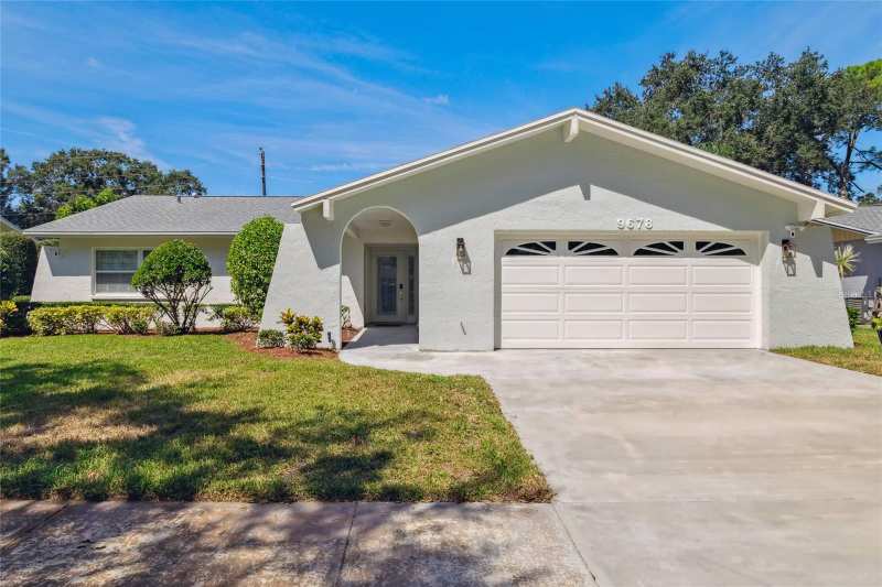 4 bedroom Single Family Residence at 9678 121st Street, Seminole Grove Estates West Add, Seminole — photo 1