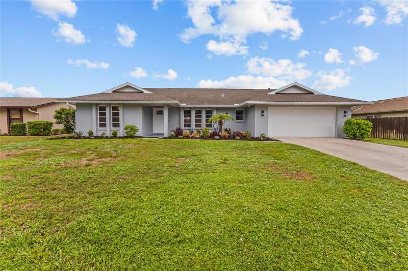 4 bedroom Single Family Residence at 4308 Pasadena Circle, Forest Lakes South, Sarasota — photo 1