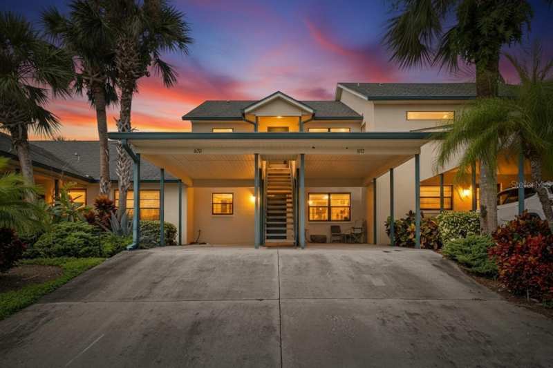 1 bedroom Condominium at 620 Yardarm Drive #10, Yardarm Condo Ph I, Apollo Beach — photo 1