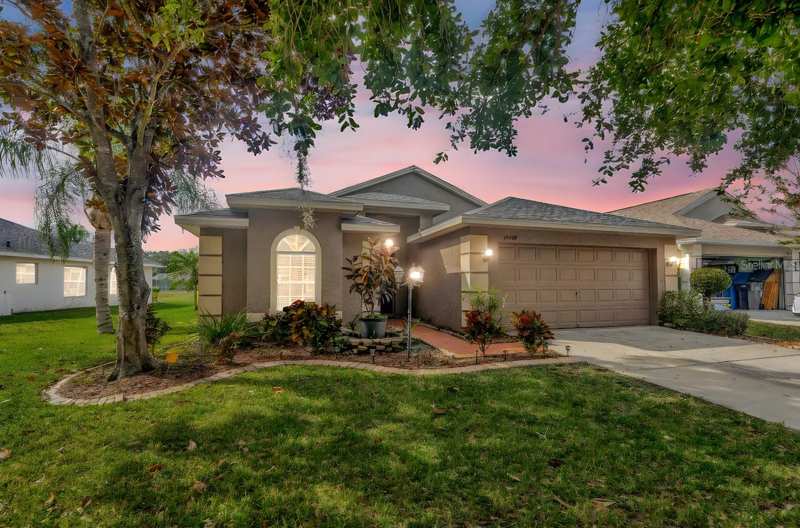 4 bedroom Single Family Residence at 19519 Morden Blush Drive, Villarosa K, Lutz — photo 1