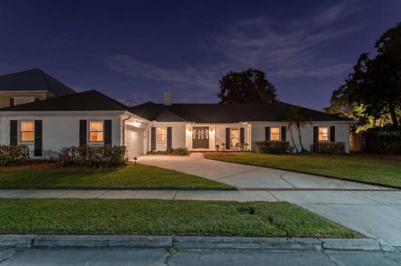 4 bedroom Single Family Residence at 2930 W Bayshore Court, Bayshore Court, Tampa — photo 1