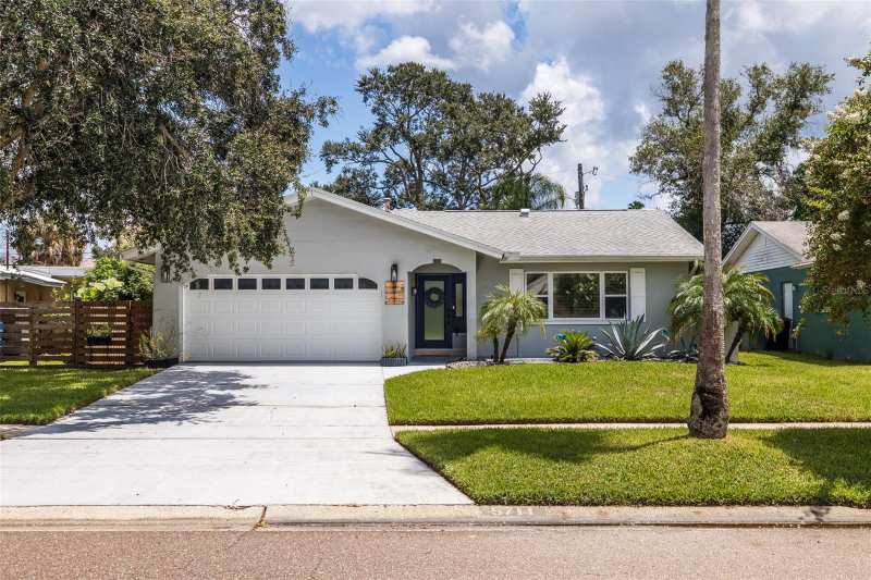 3 bedroom Single Family Residence at 5711 Venetian Boulevard, Shore Acres Bayou Grande Sec Skyline Pt Rep Blk, St Petersburg — photo 1