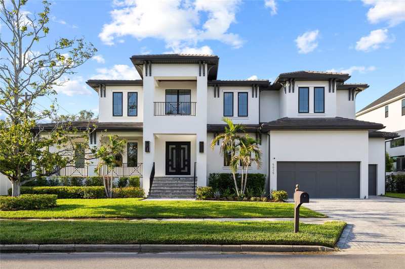 5 bedroom Single Family Residence at 5025 W Dante Avenue, Sunset Park, Tampa — photo 1