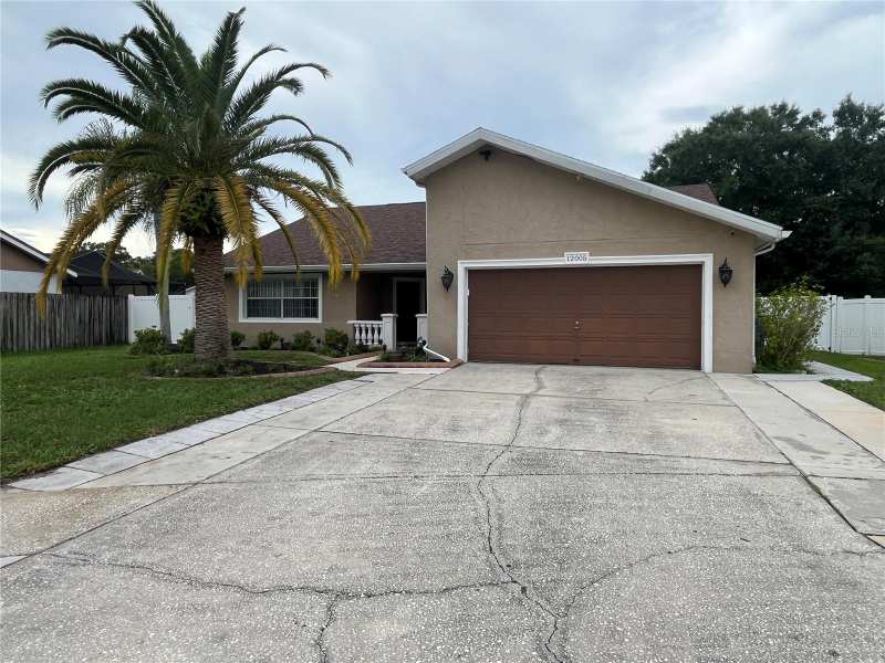5 bedroom Single Family Residence at 12005 Misty Brook Court, Countryway Prcl B Trct 21 Ph 2, Tampa — photo 1
