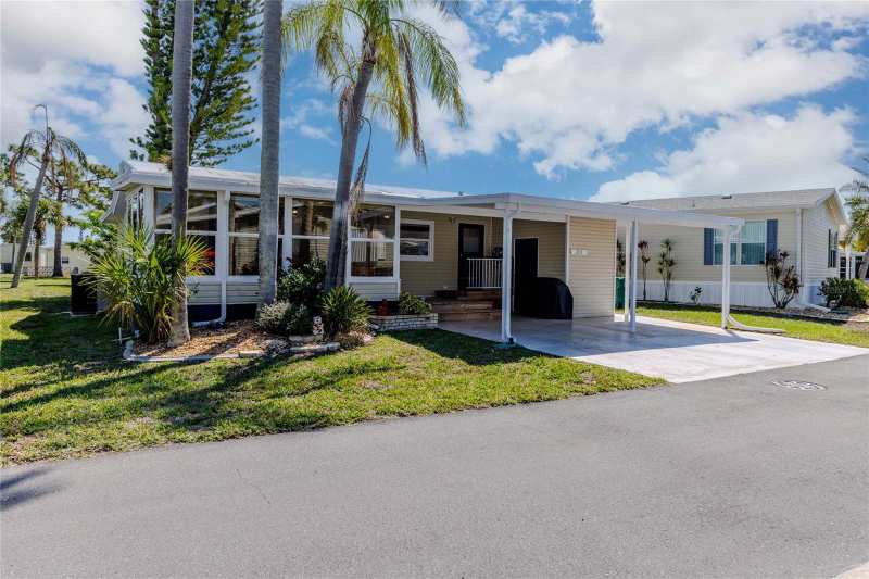 2 bedroom Manufactured Home at 2100 Kings Highway Crescent #693, Maple Leaf Estates, Port Charlotte — photo 1