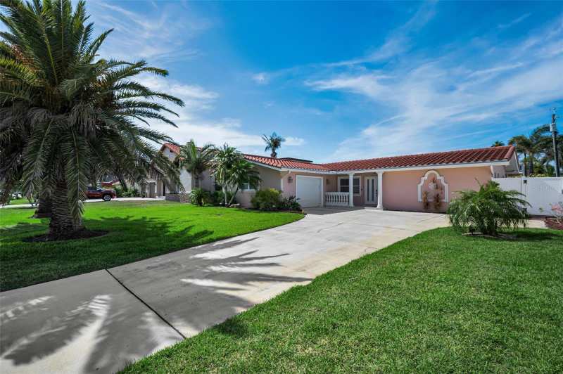 3 bedroom Single Family Residence at 111 17th Street, Belleair Beach, Belleair Beach — photo 1