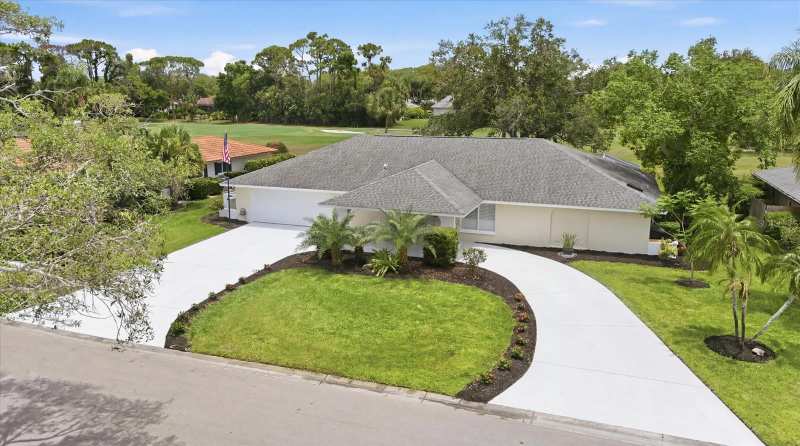 3 bedroom Single Family Residence at 3900 Torrey Pines Boulevard, Country Club Of Sarasota The, Sarasota — photo 1