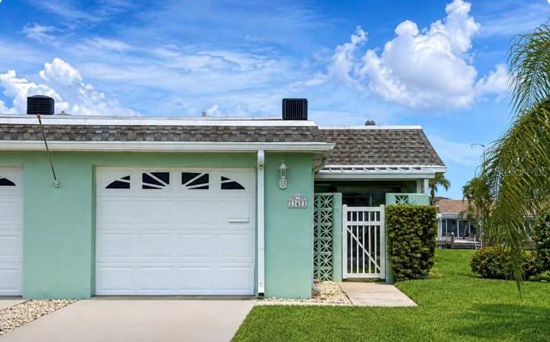 2 bedroom Villa at 365 Boca Ciega Point Boulevard, Boca Ciega Point East, St Petersburg — photo 1