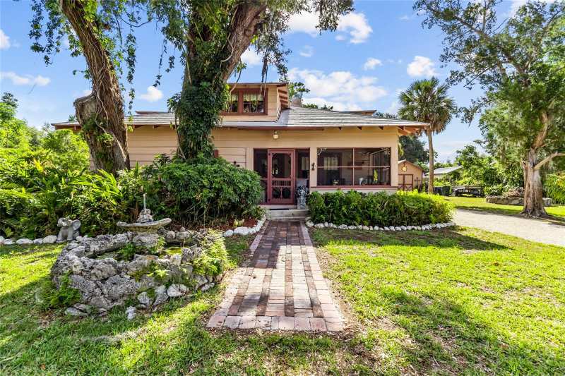 3 bedroom Single Family Residence at 117 Tucker Avenue, Tuckers Sub, Sarasota — photo 1
