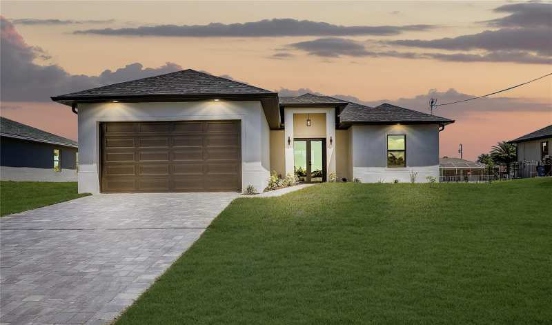 3 bedroom Single Family Residence at 1015 NW 23rd Avenue, Cape Coral, Cape Coral — photo 1