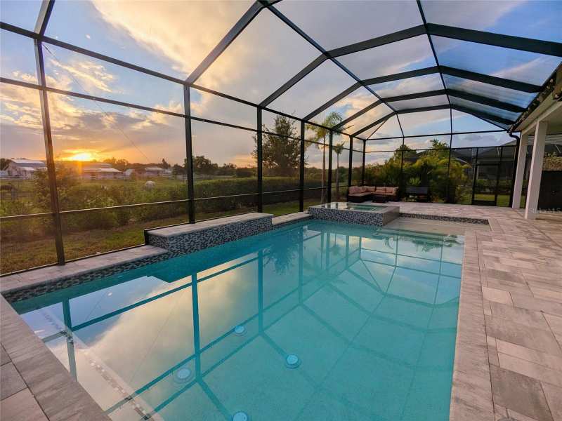4 bedroom Single Family Residence at 4645 Antrim Drive, Worthington-Ph 1, Sarasota — photo 1