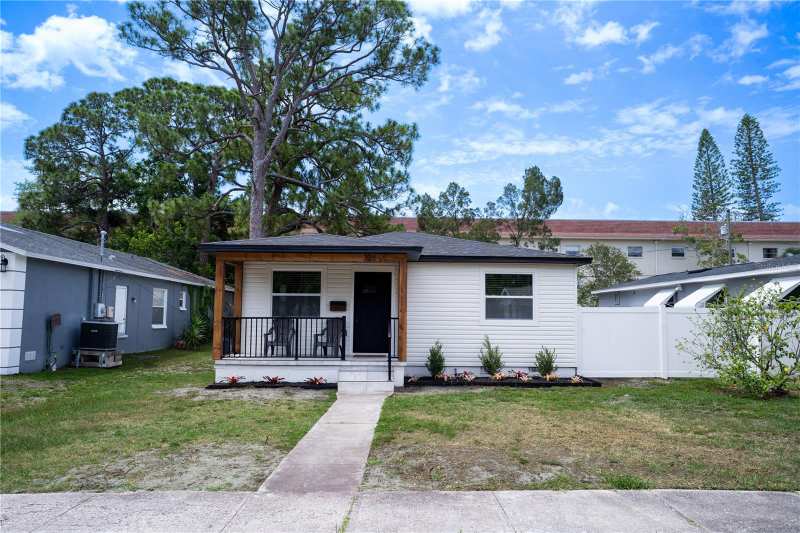 3 bedroom Single Family Residence at 326 41st Avenue, Blackwoods Sub Sec 2, St Petersburg — photo 1
