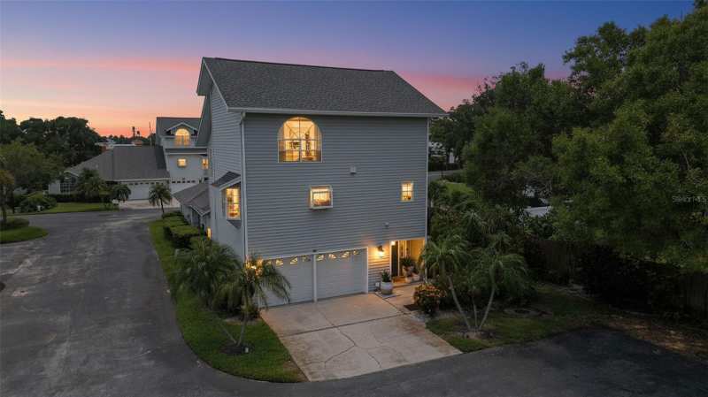 3 bedroom Townhouse at 11722 Currie Lane #J1, Caribbean Cove, Largo — photo 1
